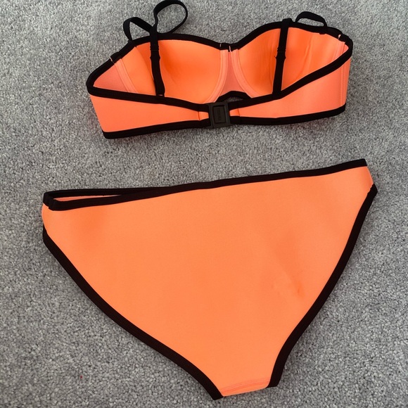 Triangl Orange bikini Small Top/ Large bottom - Picture 2 of 2